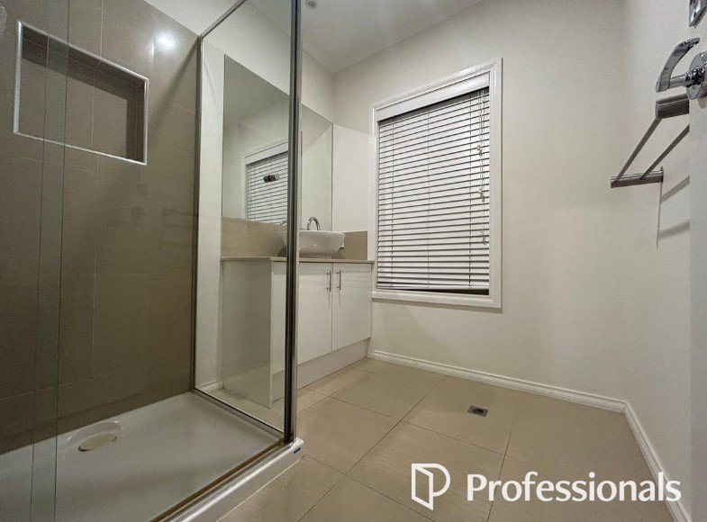 Photo - 12 Auguste Avenue, Clayton VIC 3168 - Image 12
