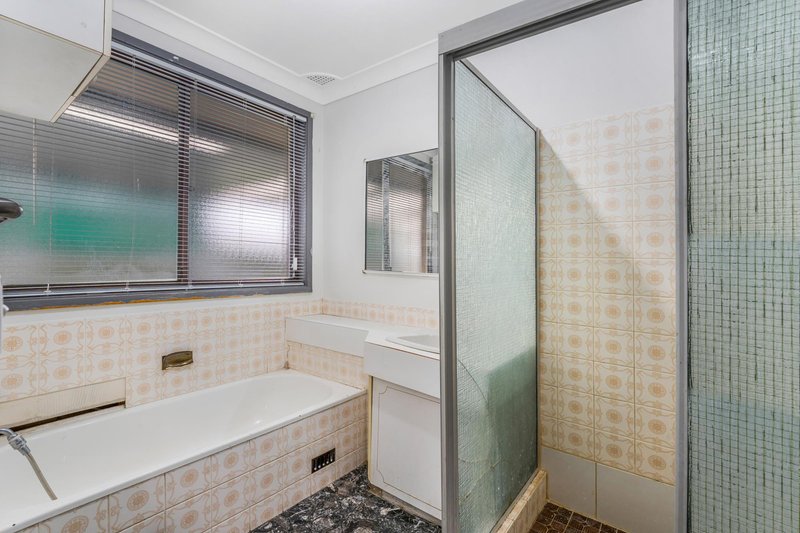 Photo - 12 Austen Close, Wetherill Park NSW 2164 - Image 6