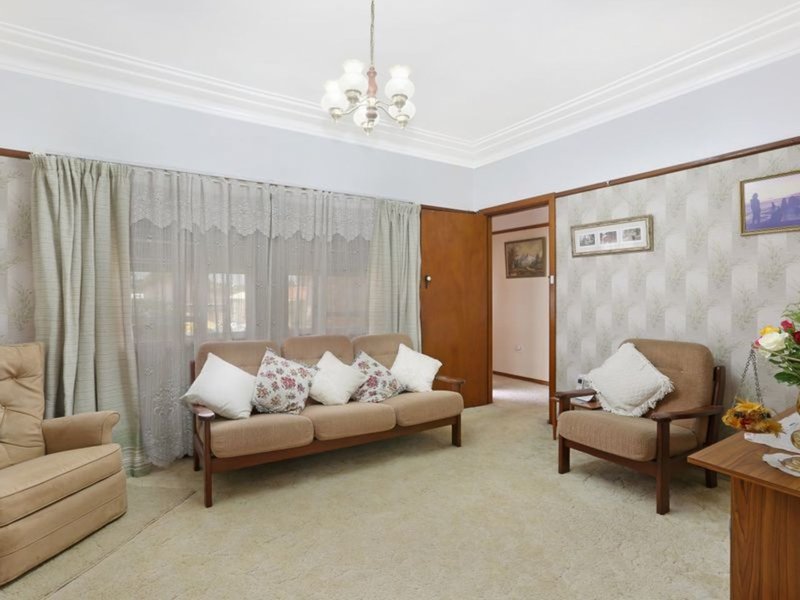 Photo - 12 Australia St , Bass Hill NSW 2197 - Image 3