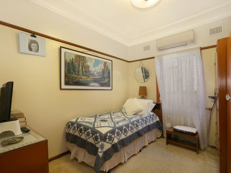 Photo - 12 Australia St , Bass Hill NSW 2197 - Image 7