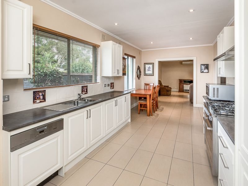 Photo - 12 Avenue Road, Strathalbyn SA 5255 - Image 3