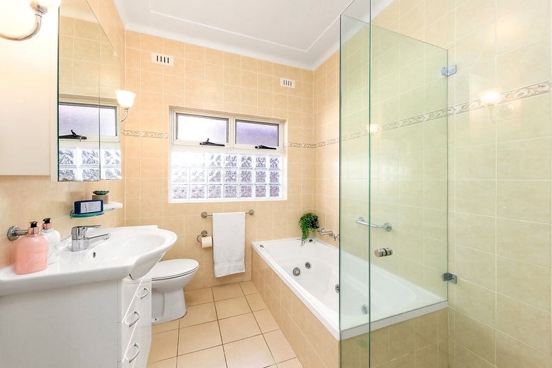 Photo - 12 Avian Cres , Lane Cove NSW 2066 - Image 9