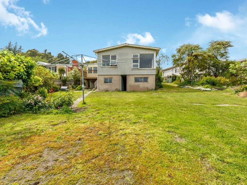 Photo - 12 Avoca Street, Lindisfarne TAS 7015 - Image 9