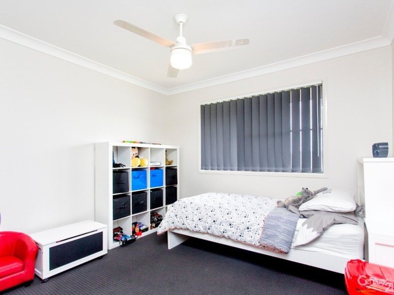 Photo - 12 Ayes Avenue, Cameron Park NSW 2285 - Image 3