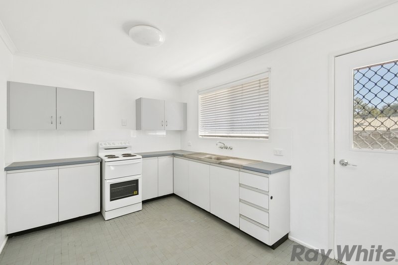 Photo - 12 Badcoe Court, Rothwell QLD 4022 - Image 3