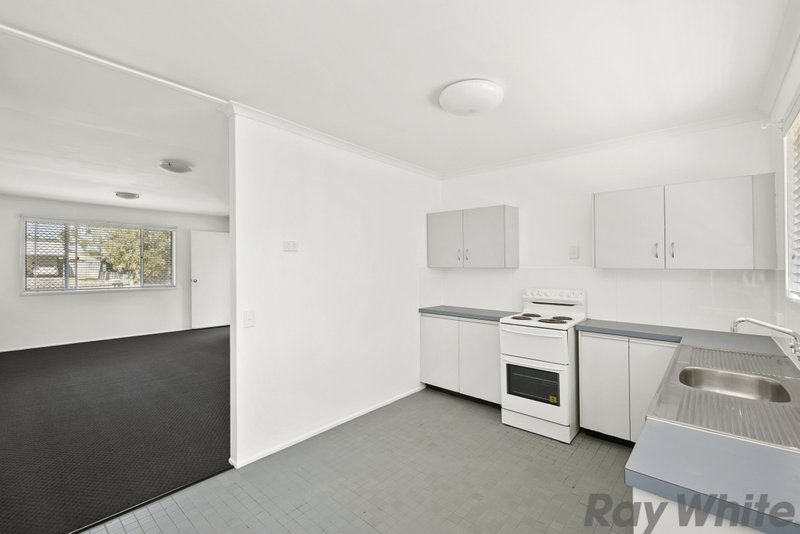 Photo - 12 Badcoe Court, Rothwell QLD 4022 - Image 4