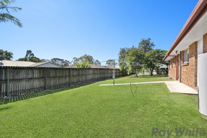 Photo - 12 Badcoe Court, Rothwell QLD 4022 - Image 11