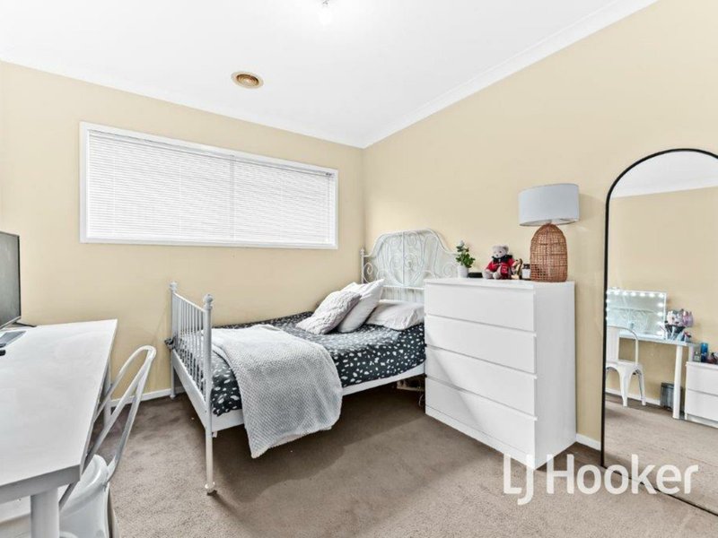 Photo - 12 Bailey Place, Pakenham VIC 3810 - Image 7