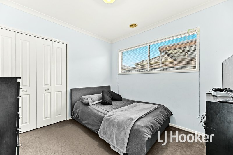 Photo - 12 Bailey Place, Pakenham VIC 3810 - Image 11