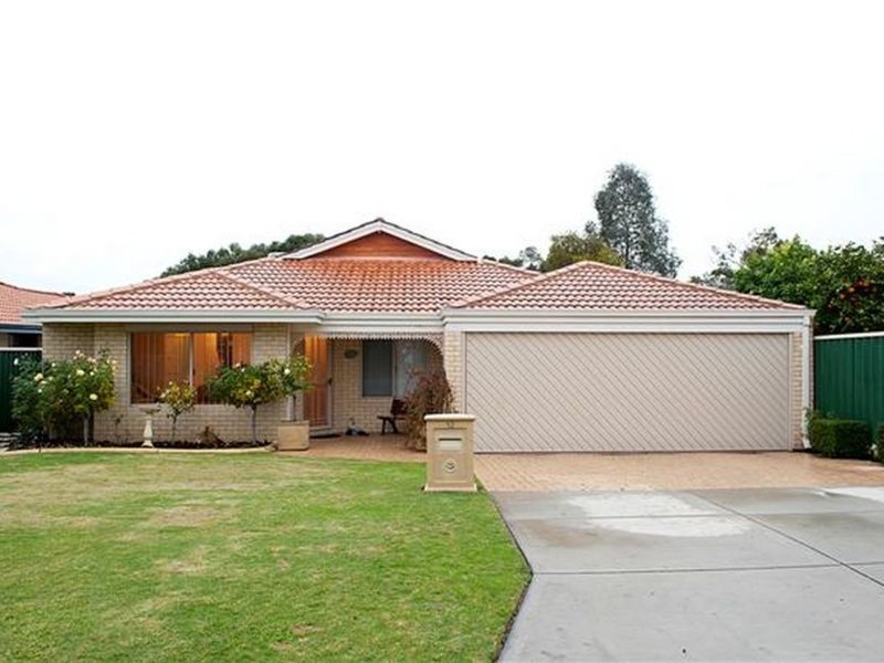 Photo - 12 Balaka Way, Queens Park WA 6107 - Image 2