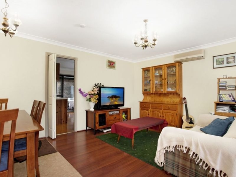 Photo - 12 Balimo Place, Glenfield NSW 2167 - Image 2