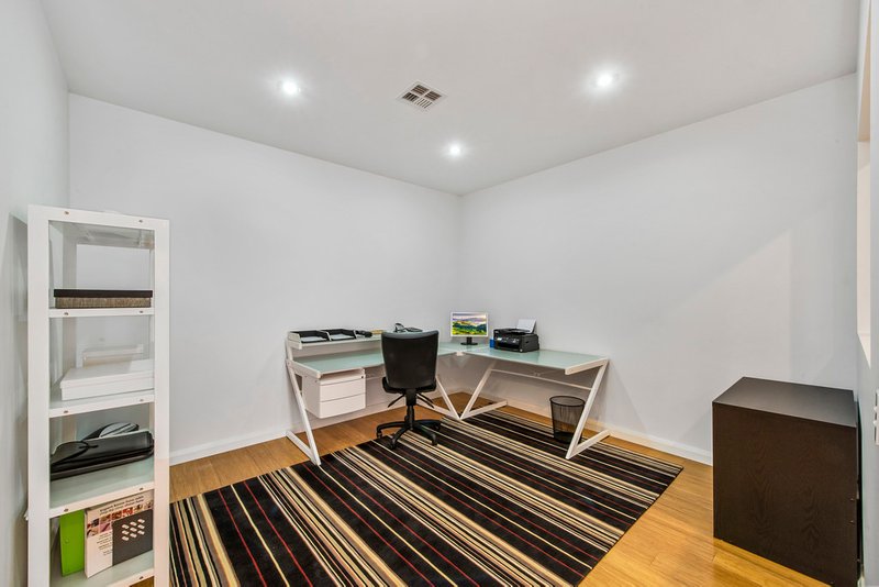 Photo - 12 Balmain Circuit, Taylors Hill VIC 3037 - Image 6