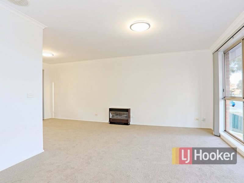 Photo - 12 Balmoral Way, Pakenham VIC 3810 - Image 6