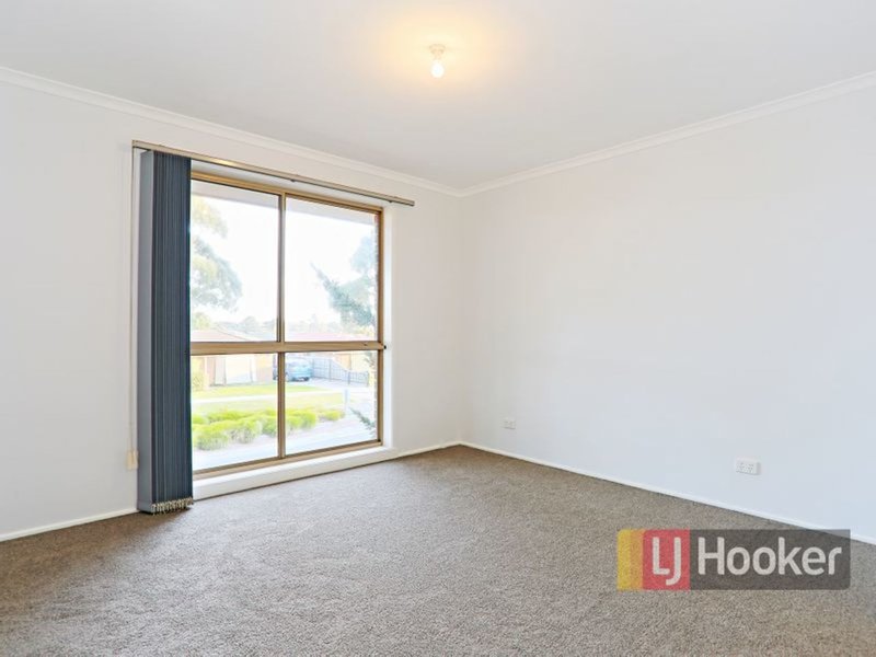 Photo - 12 Balmoral Way, Pakenham VIC 3810 - Image 11