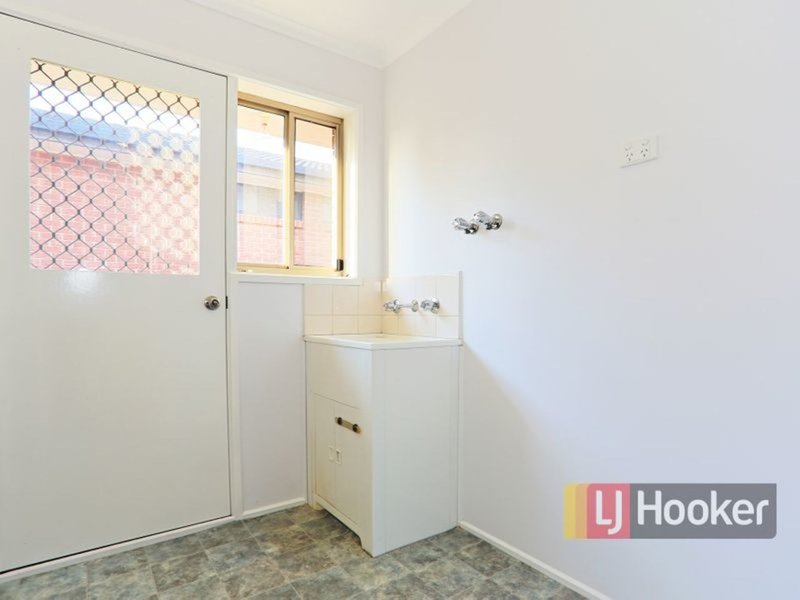 Photo - 12 Balmoral Way, Pakenham VIC 3810 - Image 12