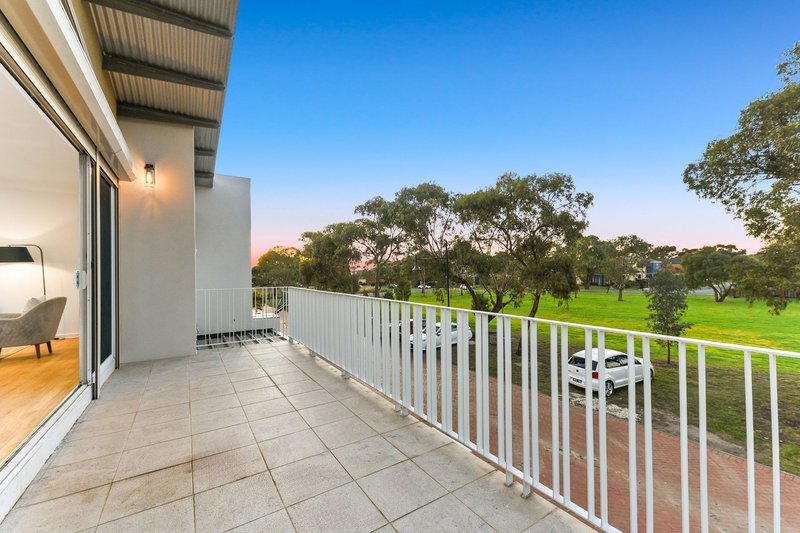 Photo - 12 Bamber Close, Mordialloc VIC 3195 - Image 16