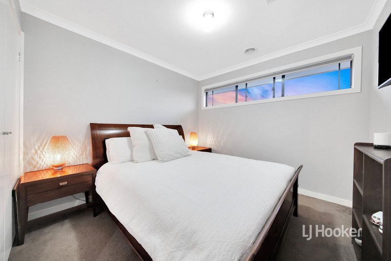 Photo - 12 Banbury Street, Williams Landing VIC 3027 - Image 20