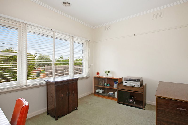 Photo - 12 Banff Street, Reservoir VIC 3073 - Image 11