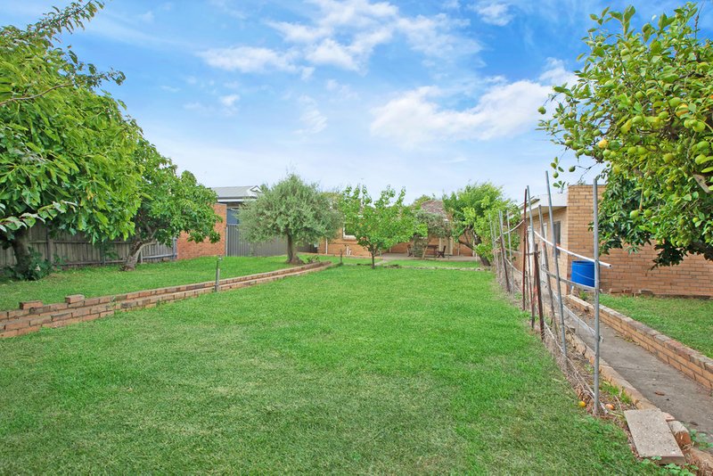 Photo - 12 Banff Street, Reservoir VIC 3073 - Image 13