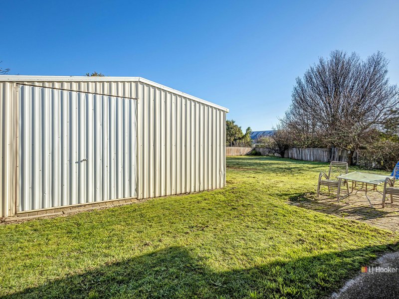 Photo - 12 Banksia Crescent, Wynyard TAS 7325 - Image 5