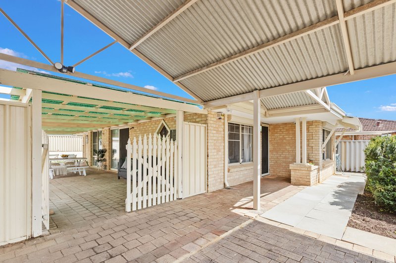 Photo - 12 Banyan Close, Marangaroo WA 6064 - Image 3