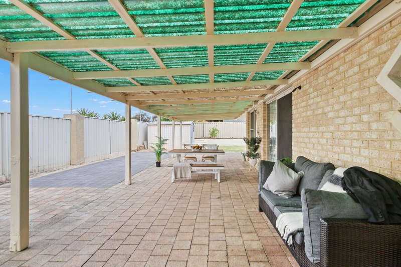 Photo - 12 Banyan Close, Marangaroo WA 6064 - Image 4