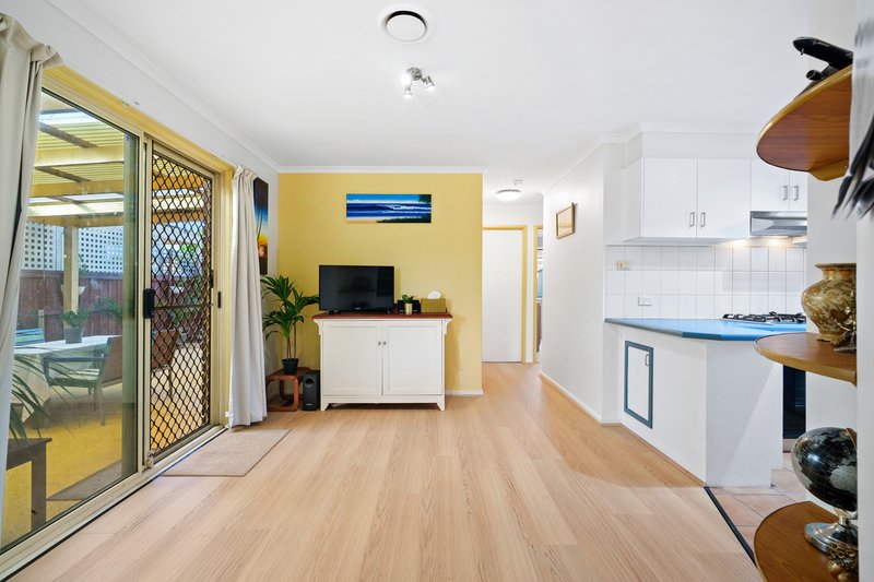 Photo - 12 Baradine Street, Chadstone VIC 3148 - Image 3