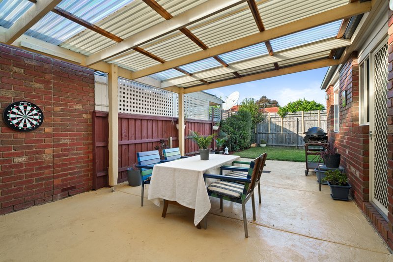 Photo - 12 Baradine Street, Chadstone VIC 3148 - Image 10