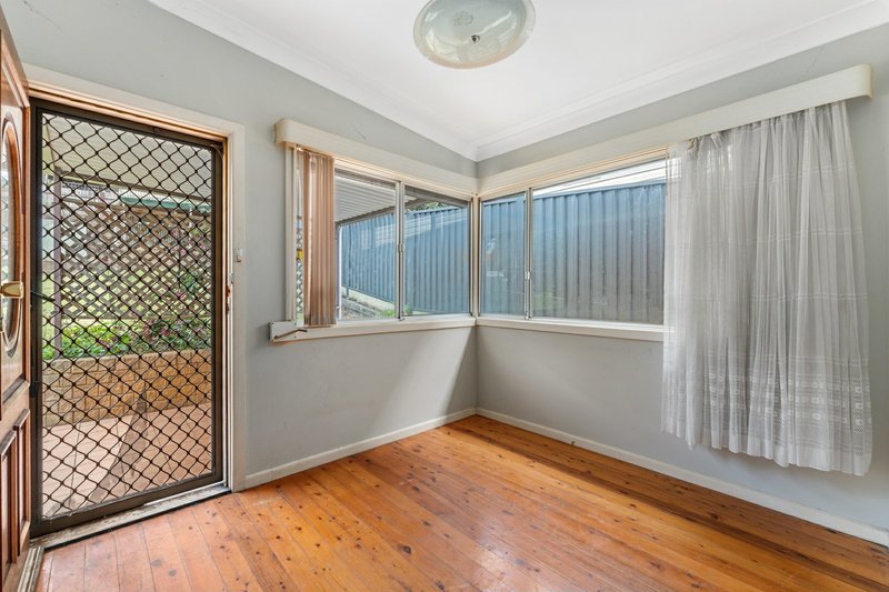 Photo - 12 Barbara Avenue, Warrawong NSW 2502 - Image 6