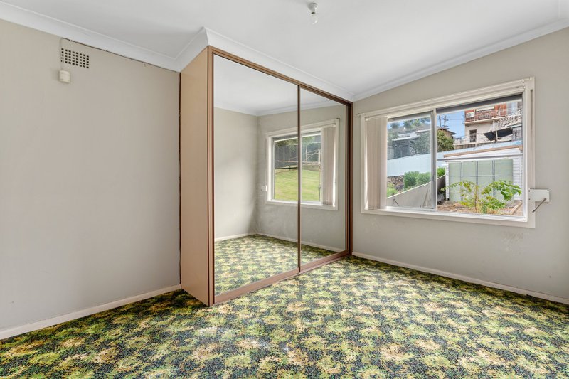 Photo - 12 Barbara Avenue, Warrawong NSW 2502 - Image 10