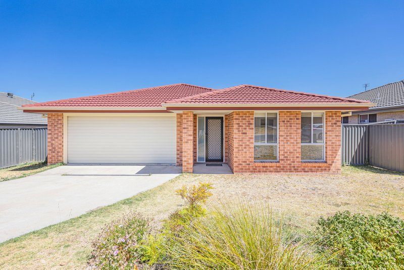 12 Barber Street, Kootingal NSW 2352