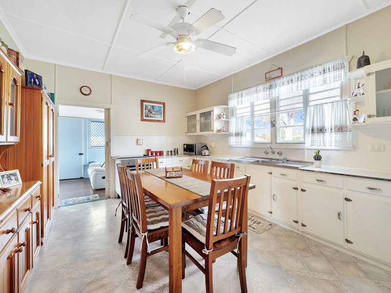 Photo - 12 Barbour Street, Esk QLD 4312 - Image 3