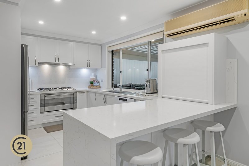 Photo - 12 Barcote Place, Castle Hill NSW 2154 - Image 5