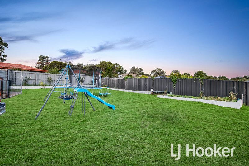 Photo - 12 Barnsbury Close, Hampton Park VIC 3976 - Image 14