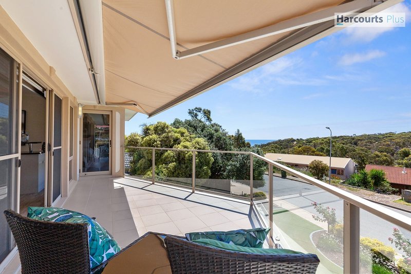 Photo - 12 Barossa Crescent, Hallett Cove SA 5158 - Image 3