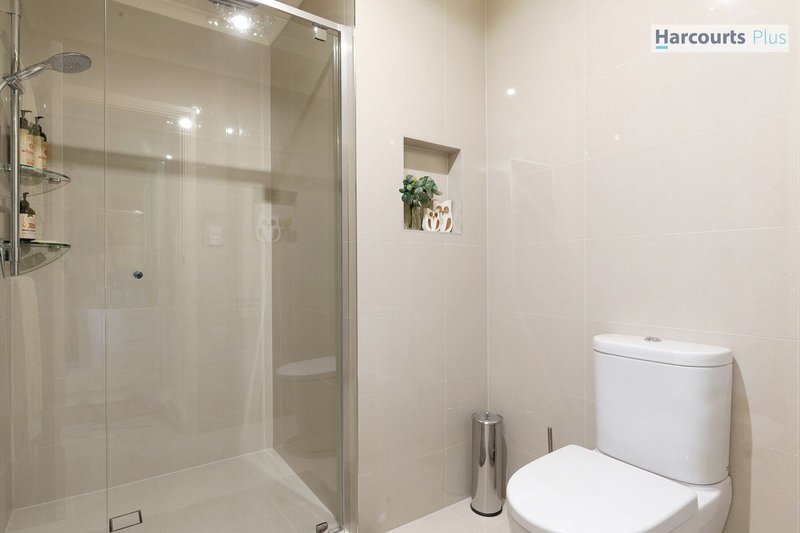 Photo - 12 Barossa Crescent, Hallett Cove SA 5158 - Image 7