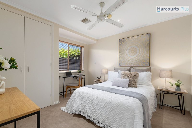 Photo - 12 Barossa Crescent, Hallett Cove SA 5158 - Image 14