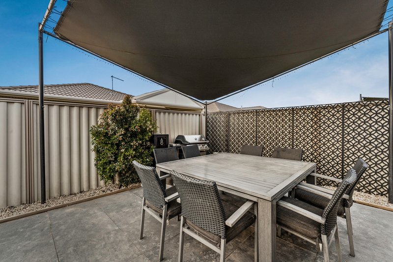 Photo - 12 Bavaria Lane, Pakenham VIC 3810 - Image 12