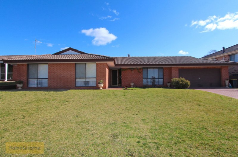 12 Beavis Place, Llanarth NSW 2795