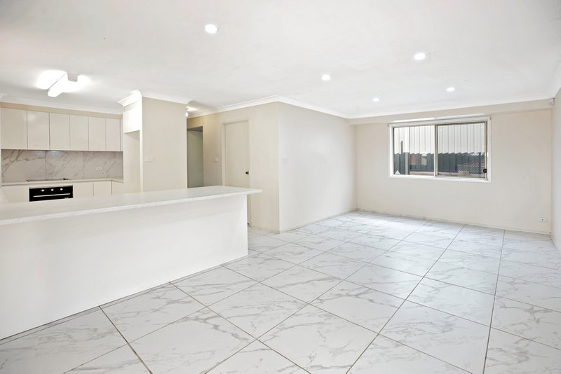 Photo - 12 Becke Court, Glenmore Park NSW 2745 - Image 3