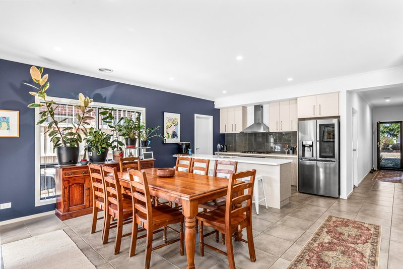 Photo - 12 Beckett Way, Williams Landing VIC 3027 - Image 5