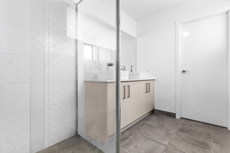 Photo - 12 Beckett Way, Williams Landing VIC 3027 - Image 14