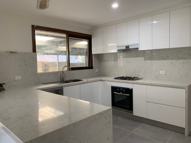 Photo - 12 Beckington Crescent, Hampton Park VIC 3976 - Image 6