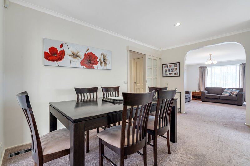 Photo - 12 Beckington Place, Craigieburn VIC 3064 - Image 7