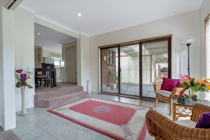 Photo - 12 Beckington Place, Craigieburn VIC 3064 - Image 11