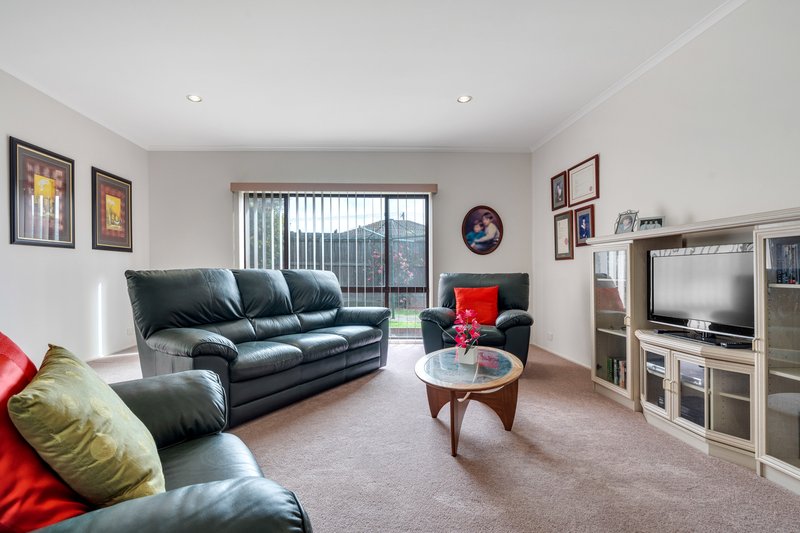 Photo - 12 Beckington Place, Craigieburn VIC 3064 - Image 14