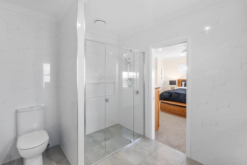 Photo - 12 Bedarra Street, Redland Bay QLD 4165 - Image 17