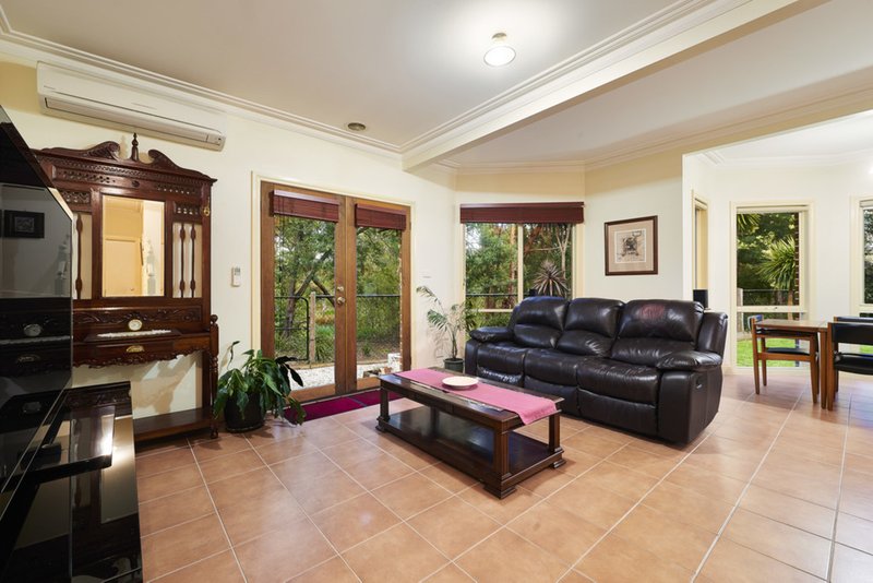 Photo - 12 Beechwood Terrace, Ashwood VIC 3147 - Image 2