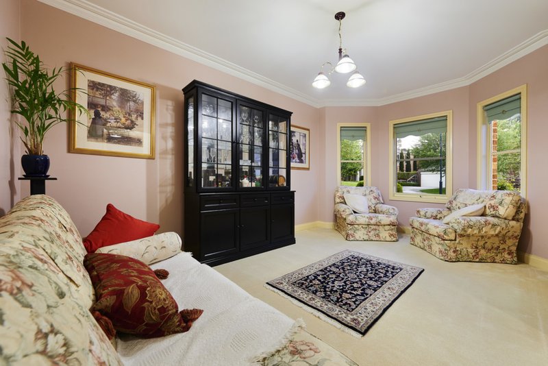 Photo - 12 Beechwood Terrace, Ashwood VIC 3147 - Image 3