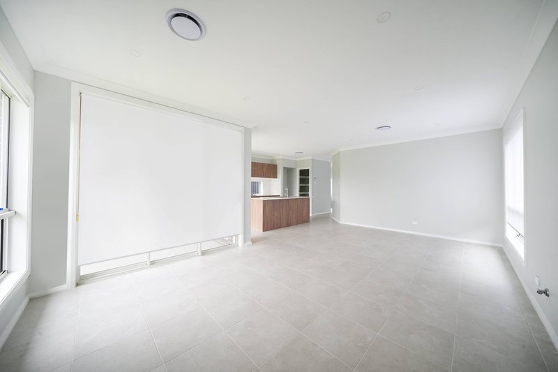 Photo - 12 Bellaroi Street, Austral NSW 2179 - Image 3